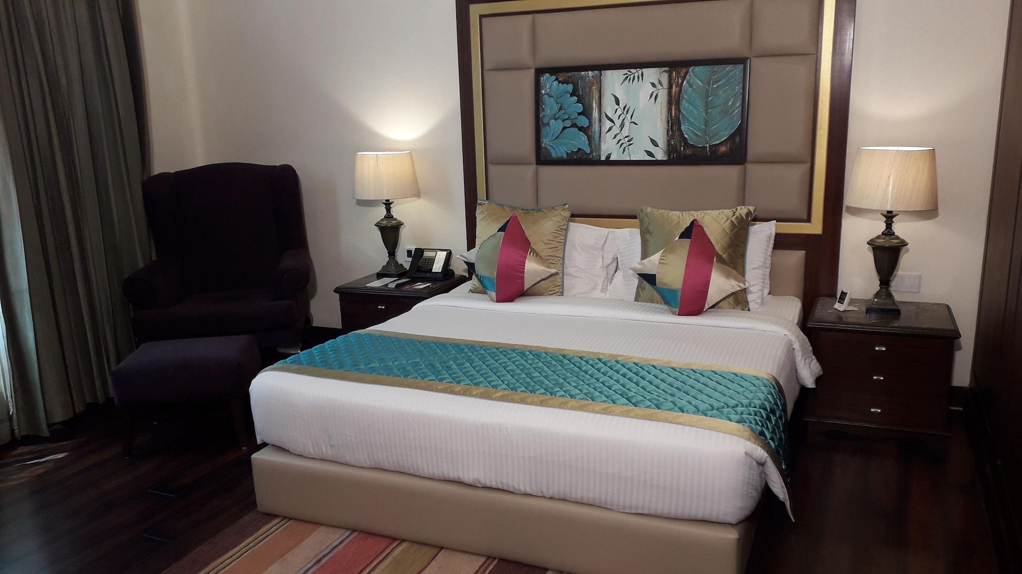 Ramada By Wyndham Jalandhar City Center Exteriör bild