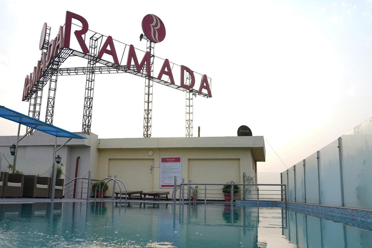 Ramada By Wyndham Jalandhar City Center Exteriör bild